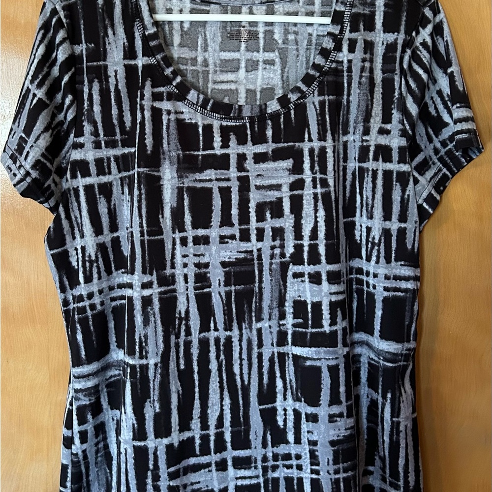 Black and Gray Patterned Women's Top